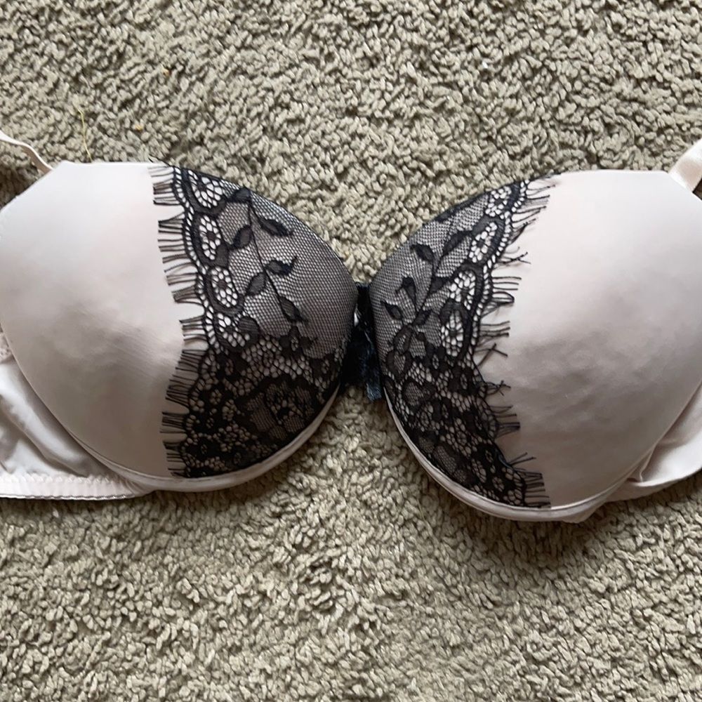 36C tried on never used lace bra